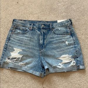 AE mom short!